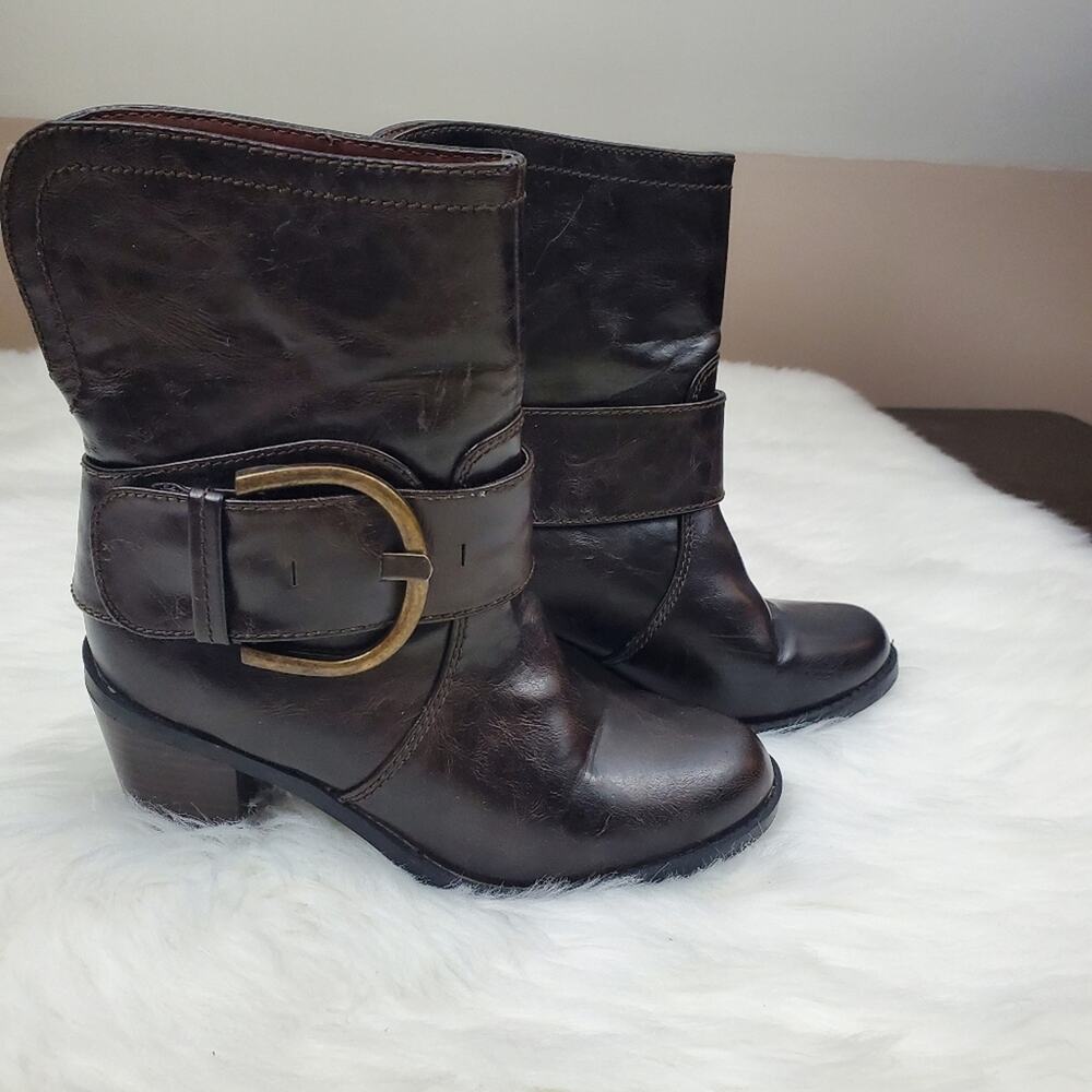 Maurices Size 6 Jaina Buckle Ankle Wrap Heeled Boots